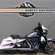 2016 Harley-Davidson FLHXSE CVO