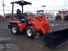 2014 Kubota R420 Loader