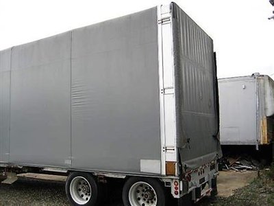 2000 Wilson RoadBrute 48 Step/Curtain