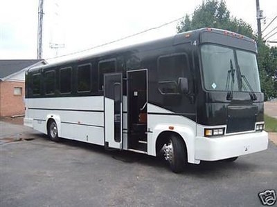 2001 Freightliner Limo bus