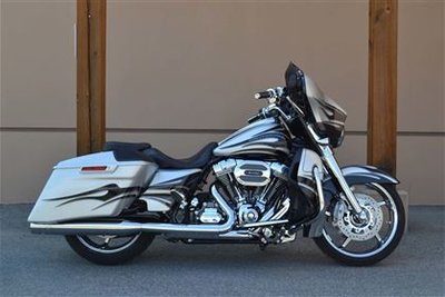 2015 Harley-Davidson FLHXSE CVO