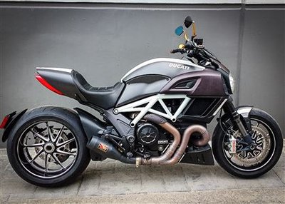 2015 Ducati Diavel Carbon White