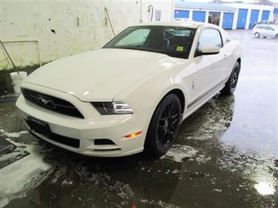 2014 Ford Mustang V6 Premium Coupe