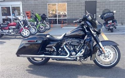 2015 Harley-Davidson CVO Street Glide Starlight Black metallic with gold dust phantom flames